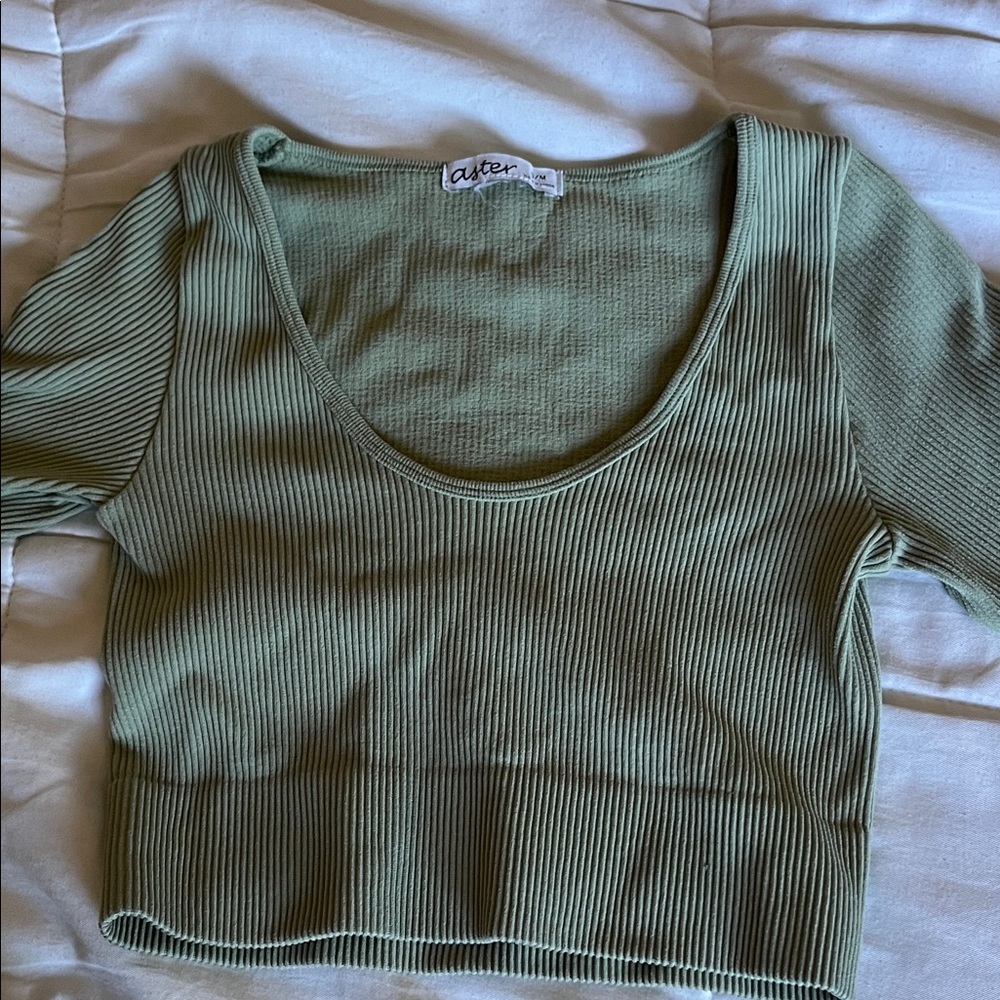 green ribbed long sleeve cropped tee